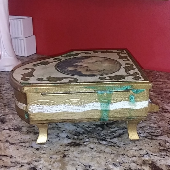 1105 Musical Piano Jewelry Box Florentine - Picture 2 of 7